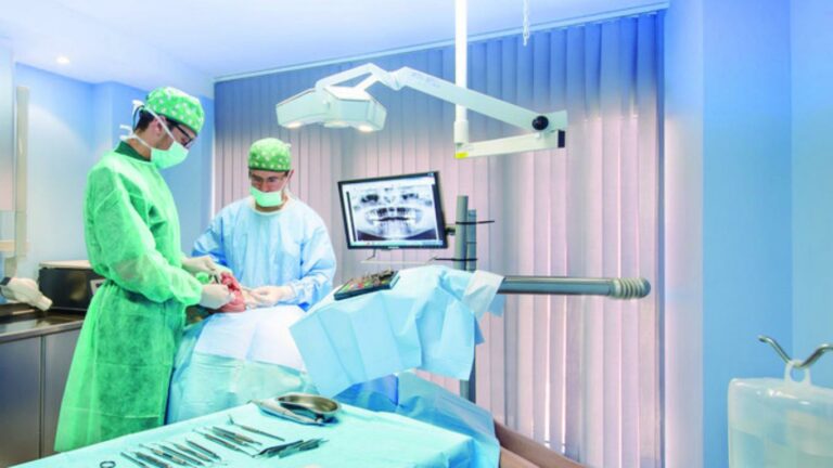 Implants i dents fixes en un dia
