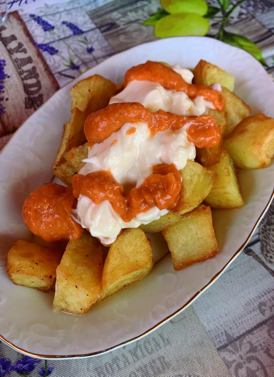 Patatas bravas