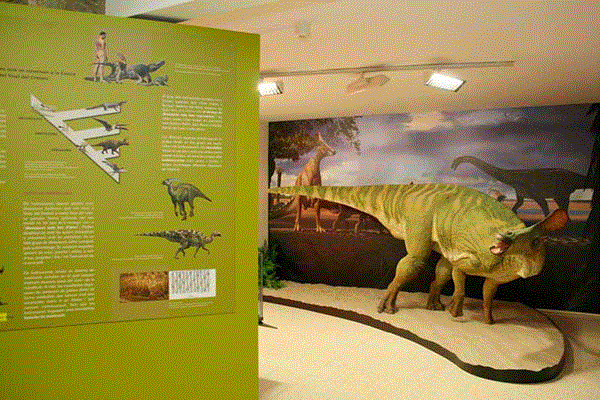 Viu la prehistòria a Catalunya de la mà dels dinosaures Dinosaures de Fumanya web - Viu la prehistòria a Catalunya de la mà dels dinosaures