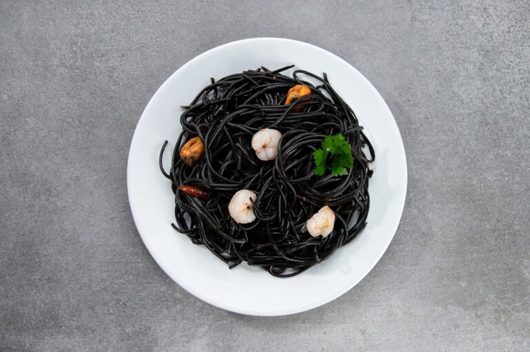 Espaguetis negres «frutti di mare»