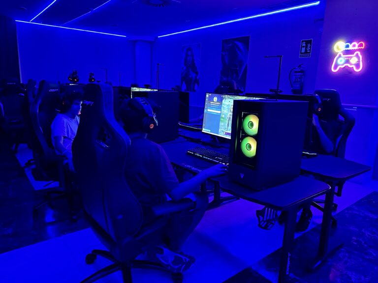 Holiday World Resort se alía con Giants Gaming para ofrecer la primera propuesta ‘gamer’ para jóvenes en la Costa del Sol